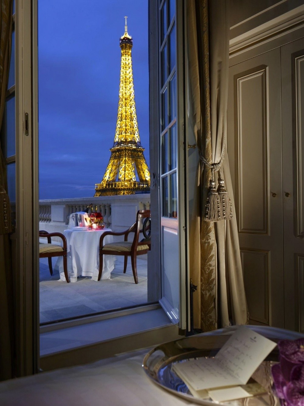 Shangri La, Франция