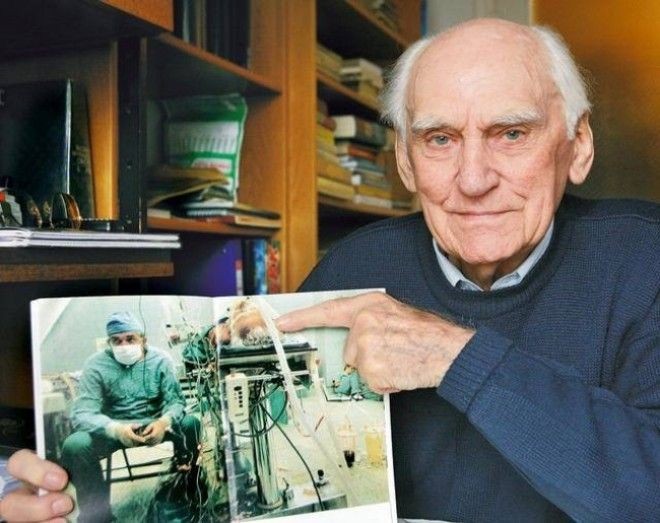 Кстати, пациент пережил своего спасителя. Врач умер в 2009 году